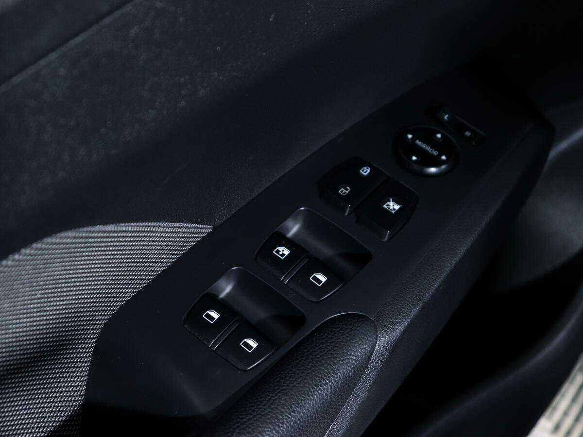 Купить Hyundai Solaris с пробегом. Фото: #13