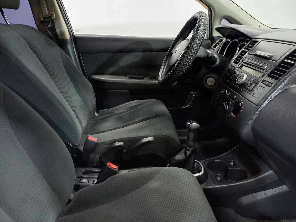 Купить Nissan Tiida с пробегом. Фото: #9