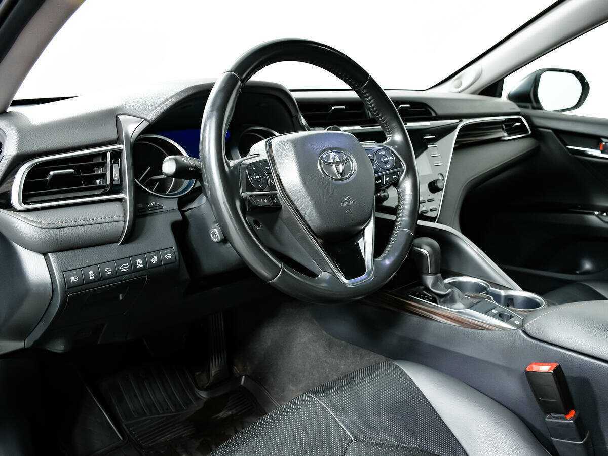 Купить Toyota Camry с пробегом. Фото: #12
