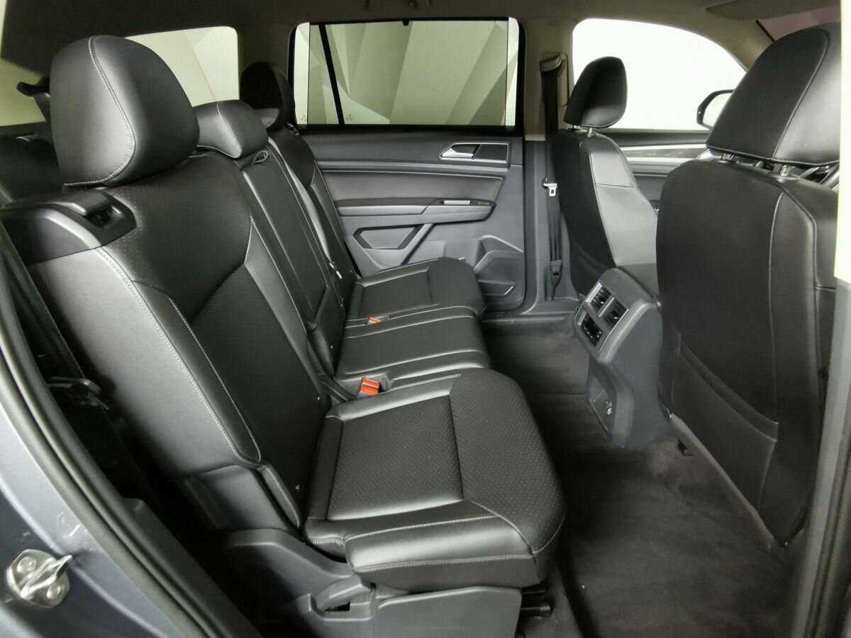 Купить Volkswagen Teramont с пробегом. Фото: #11