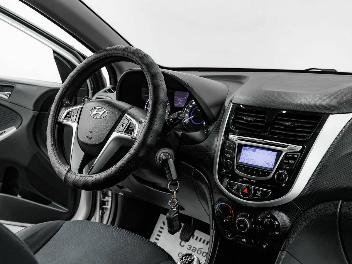 Купить Hyundai Solaris с пробегом. Фото: #9