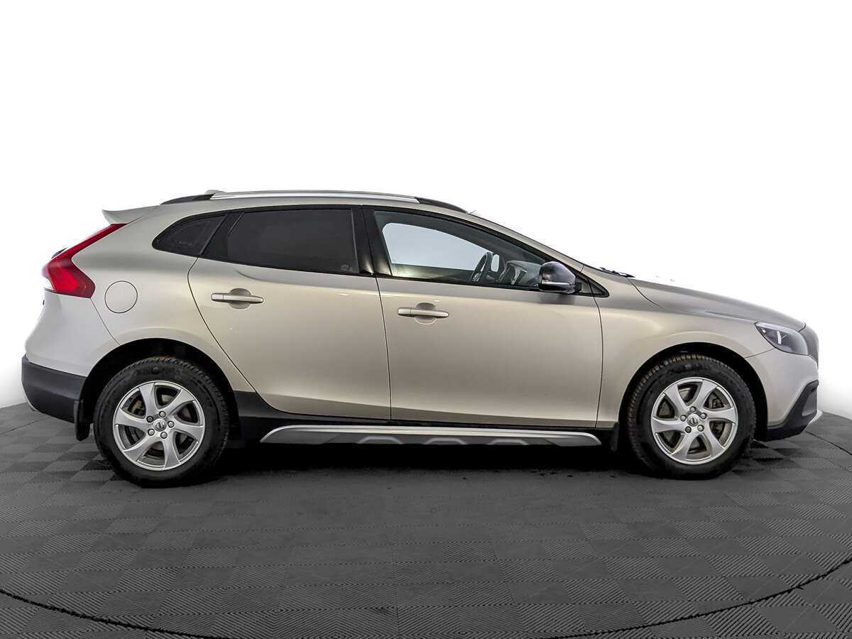 Купить Volvo V40 с пробегом. Фото: #3