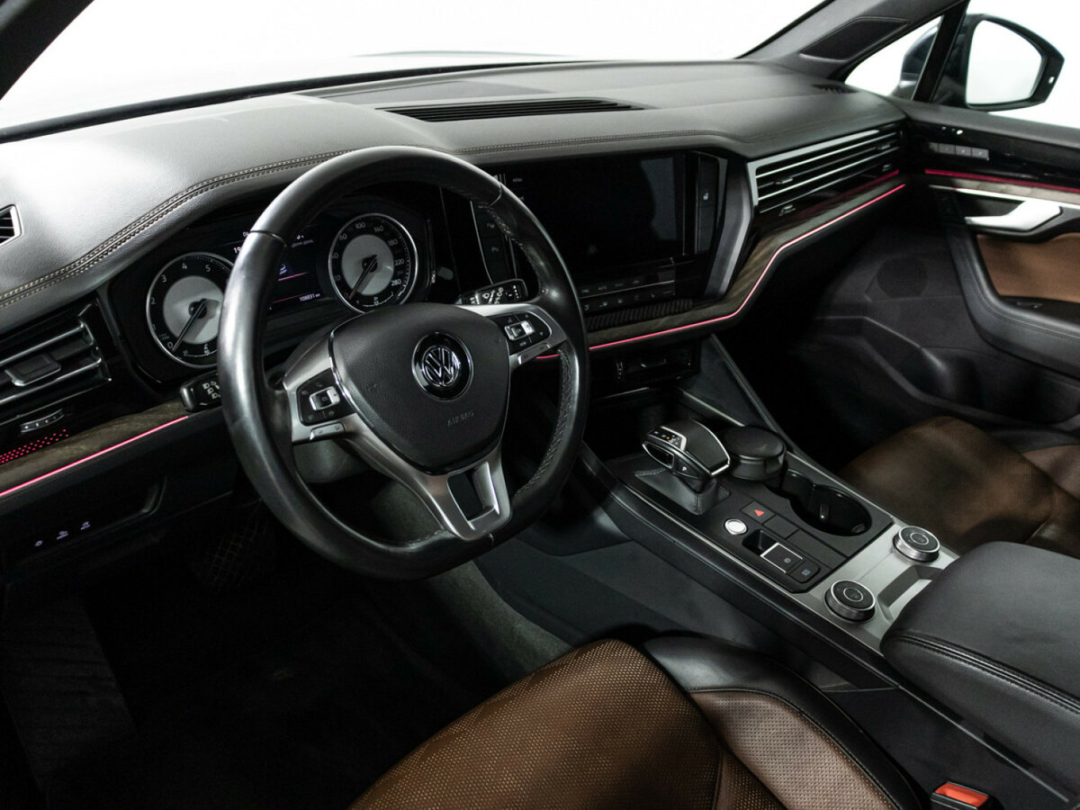 Купить Volkswagen Touareg с пробегом. Фото: #10