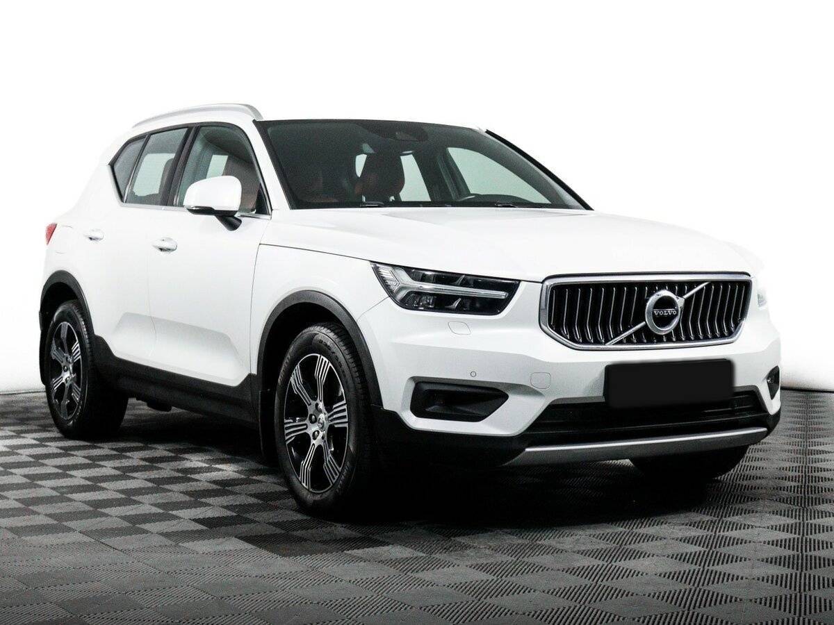 Купить Volvo XC40 с пробегом. Фото: #2