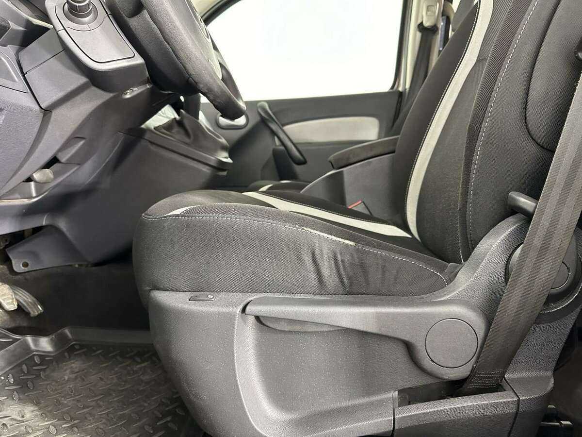 Купить Renault Kangoo с пробегом. Фото: #9