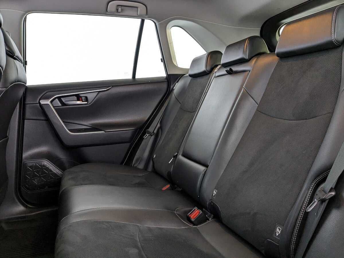 Купить Toyota RAV4 с пробегом. Фото: #13