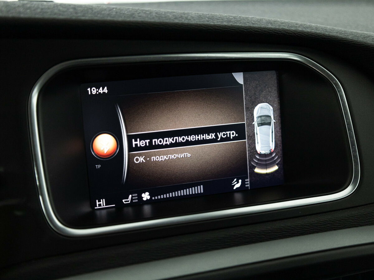 Купить Volvo V40 Cross Country с пробегом. Фото: #13