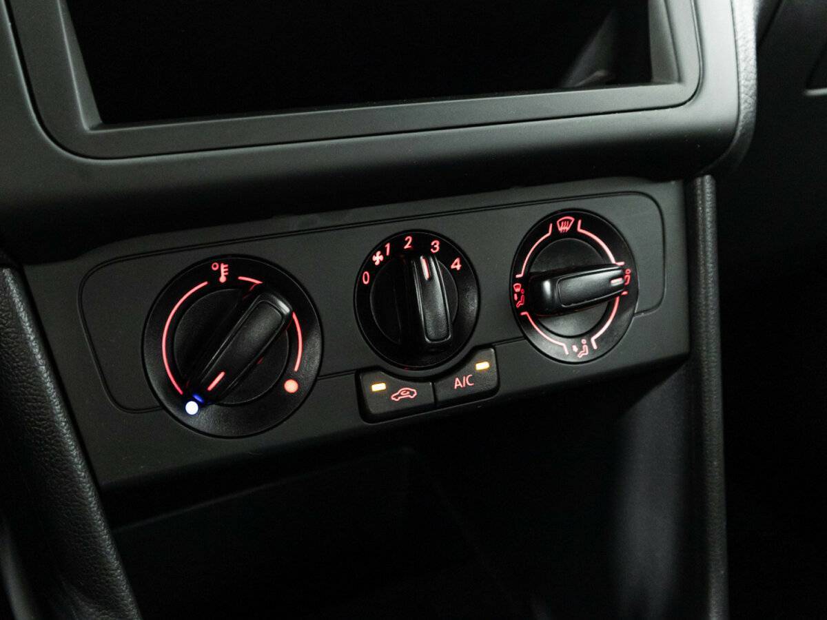 Купить Volkswagen Polo с пробегом. Фото: #14