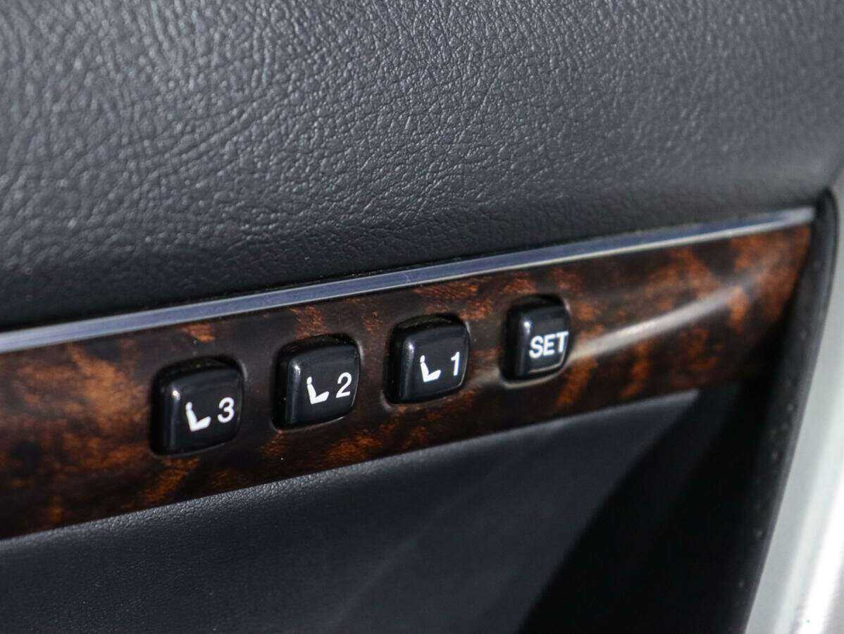 Купить Toyota Land Cruiser с пробегом. Фото: #15