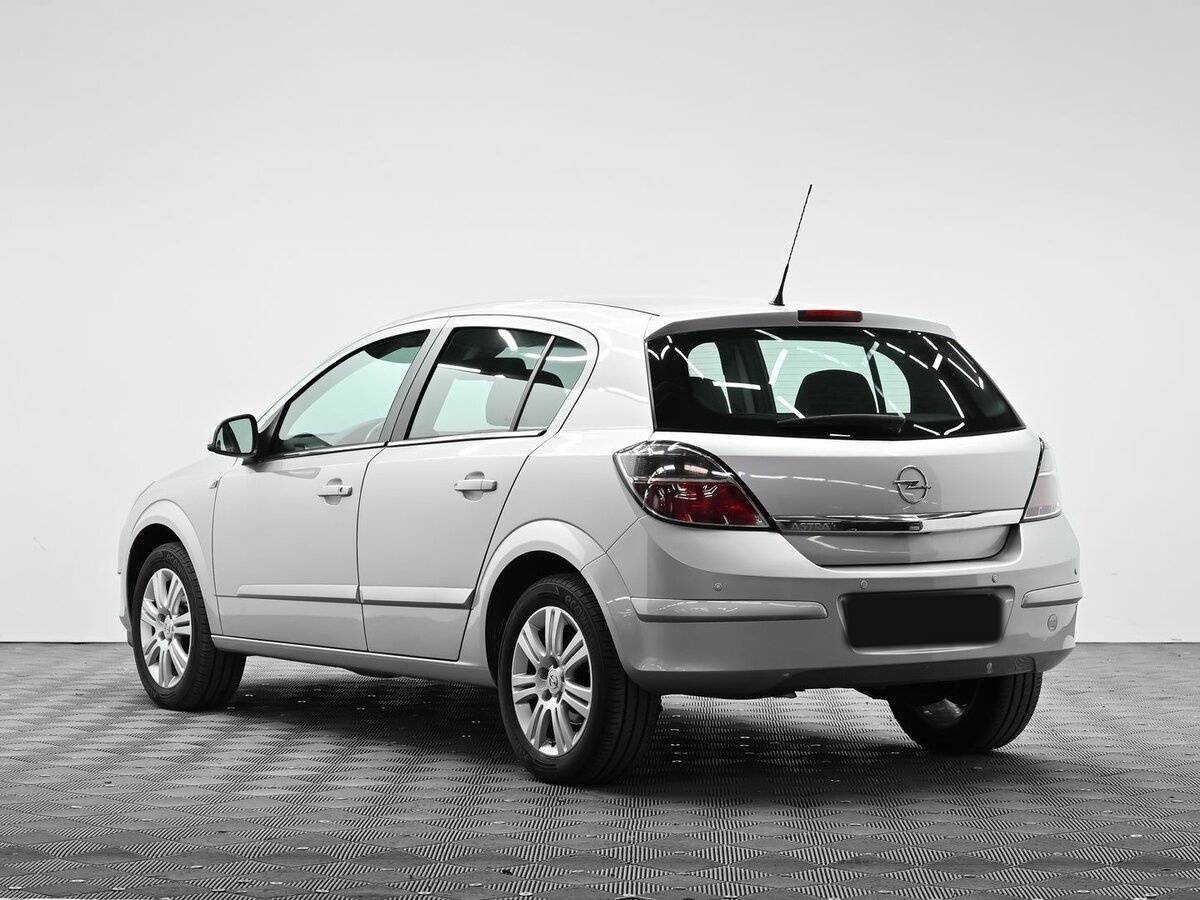 Купить Opel Astra с пробегом. Фото: #2