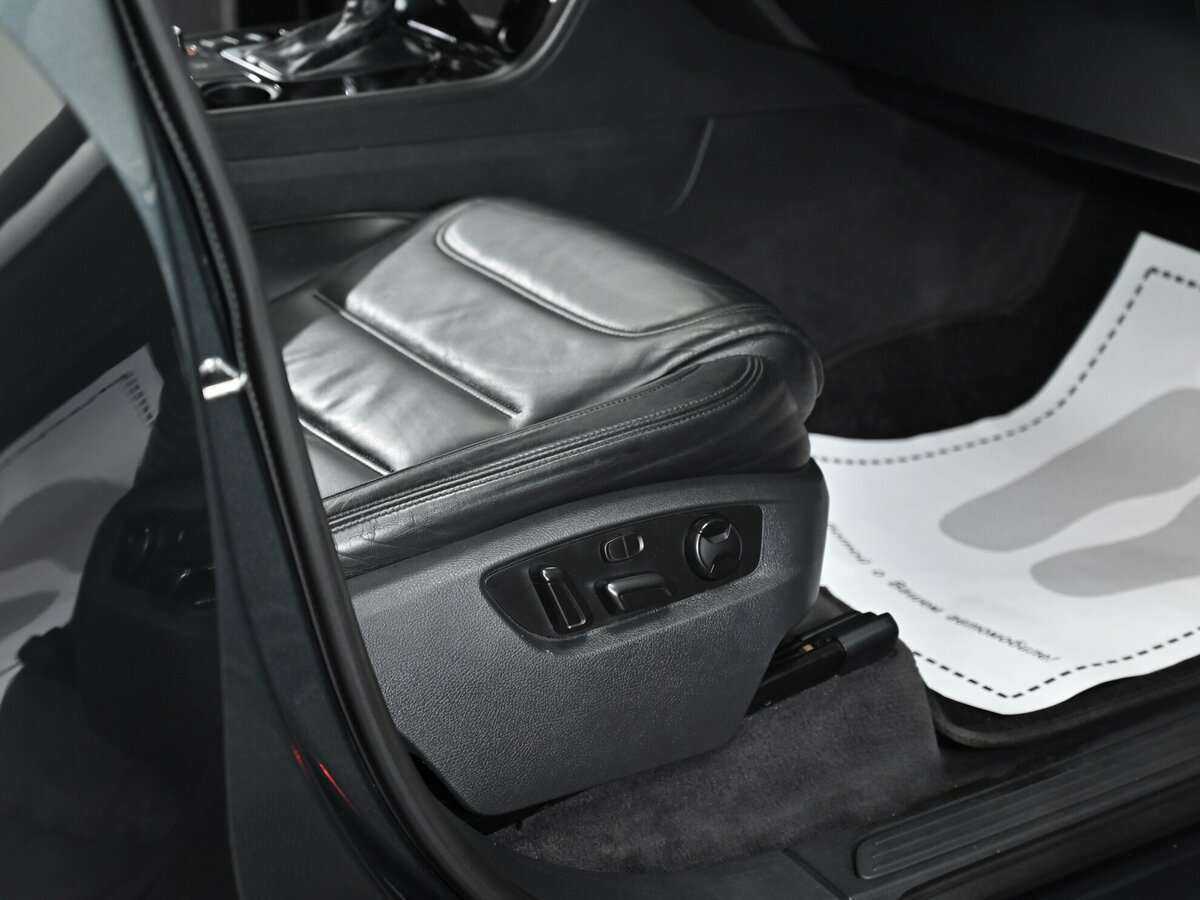 Купить Volkswagen Touareg с пробегом. Фото: #13