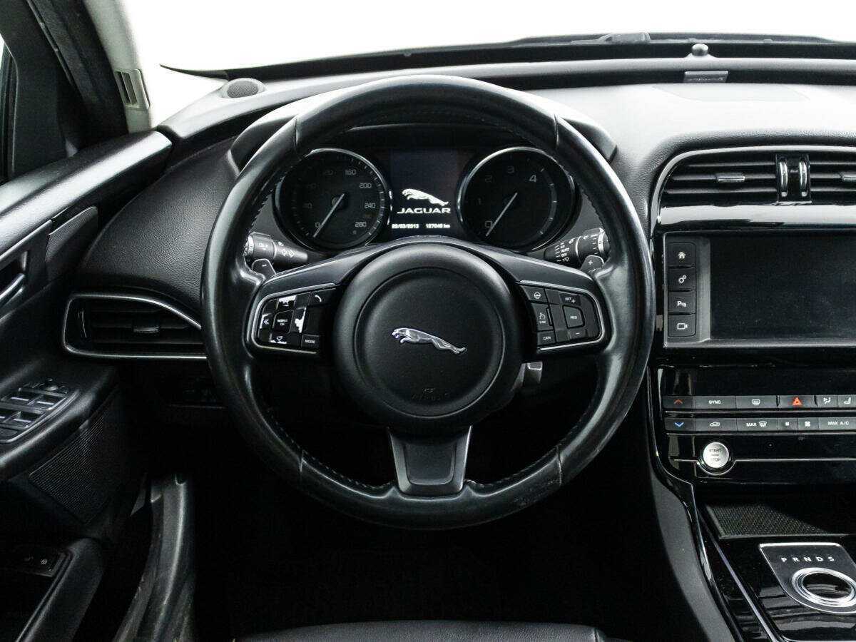 Купить Jaguar XE с пробегом. Фото: #19