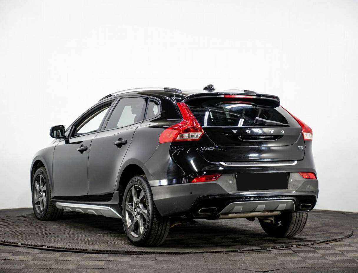 Купить Volvo V40 Cross Country с пробегом. Фото: #3