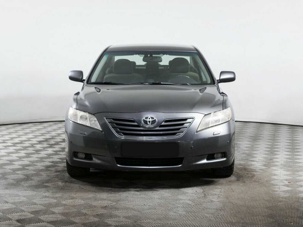 Купить Toyota Camry с пробегом. Фото: #1