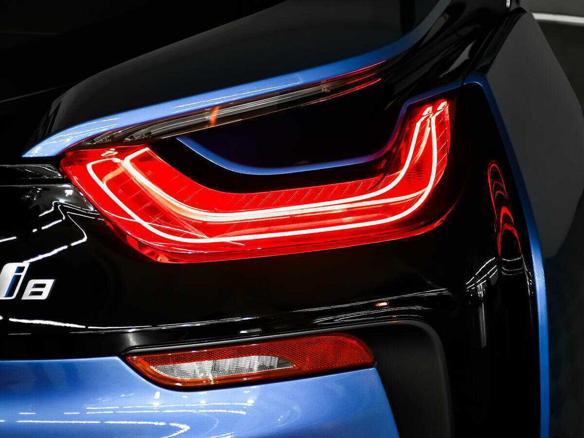 Купить BMW i8 с пробегом. Фото: #16