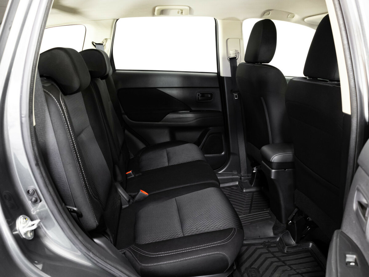 Купить Mitsubishi Outlander с пробегом. Фото: #14