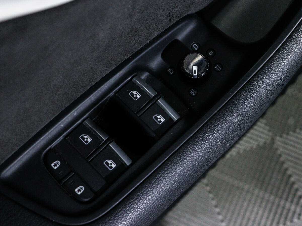 Купить Audi Q8 с пробегом. Фото: #17