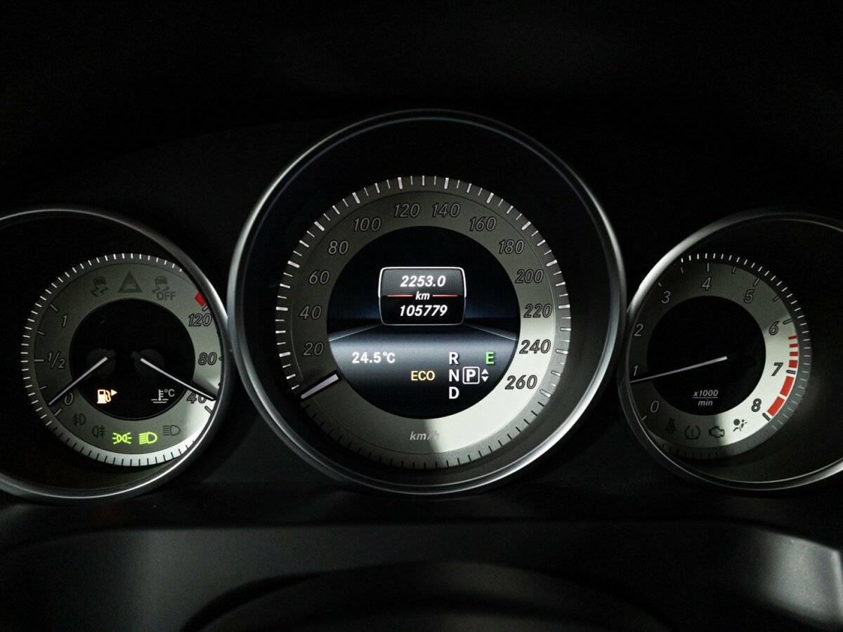 Купить Mercedes-Benz E-Класс с пробегом. Фото: #11