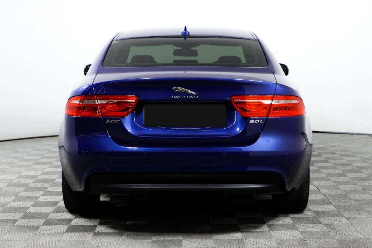Купить Jaguar XE с пробегом. Фото: #5