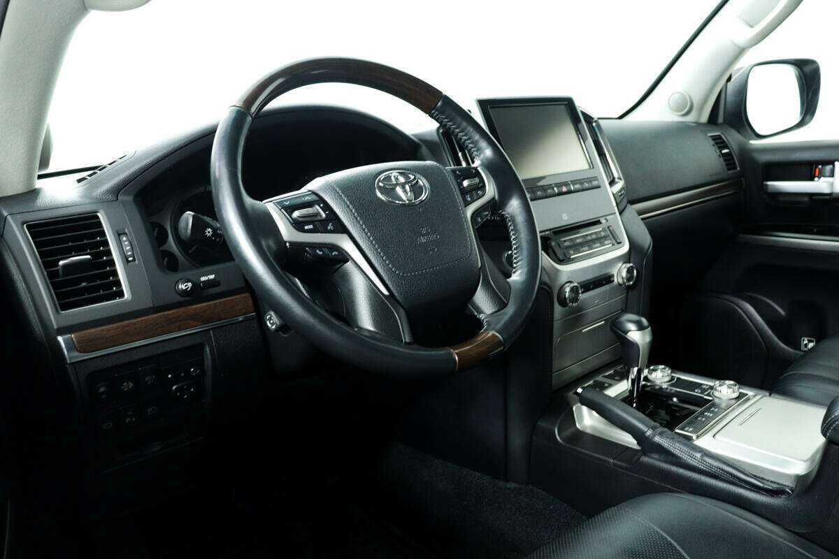 Купить Toyota Land Cruiser с пробегом. Фото: #12