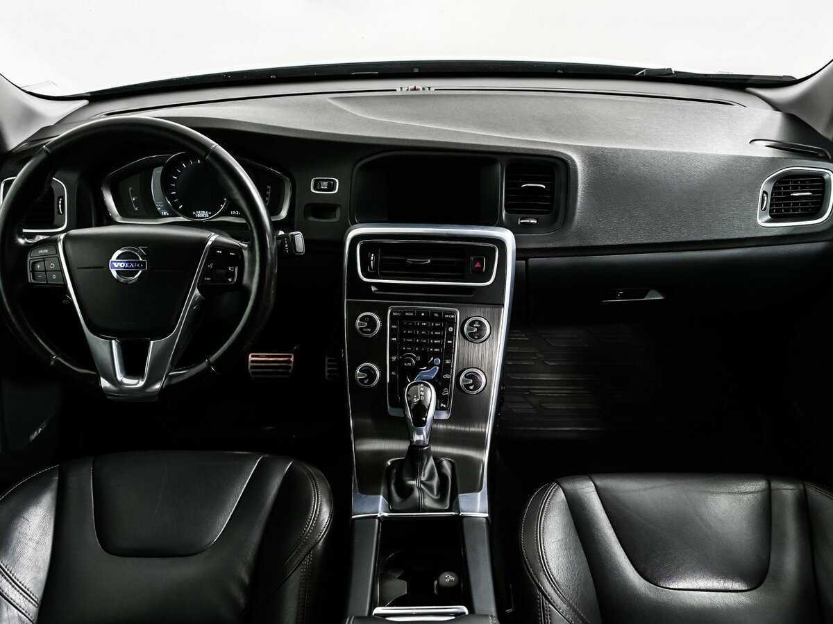 Купить Volvo S60 Cross Country с пробегом. Фото: #10
