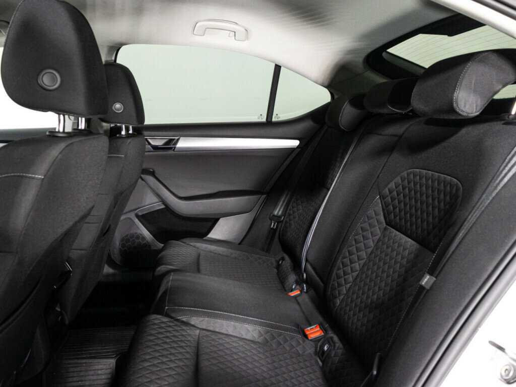 Купить Skoda Superb с пробегом. Фото: #9