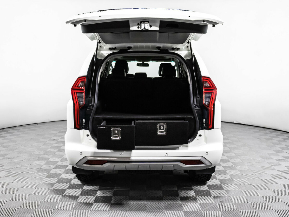 Купить Mitsubishi Montero Sport с пробегом. Фото: #11