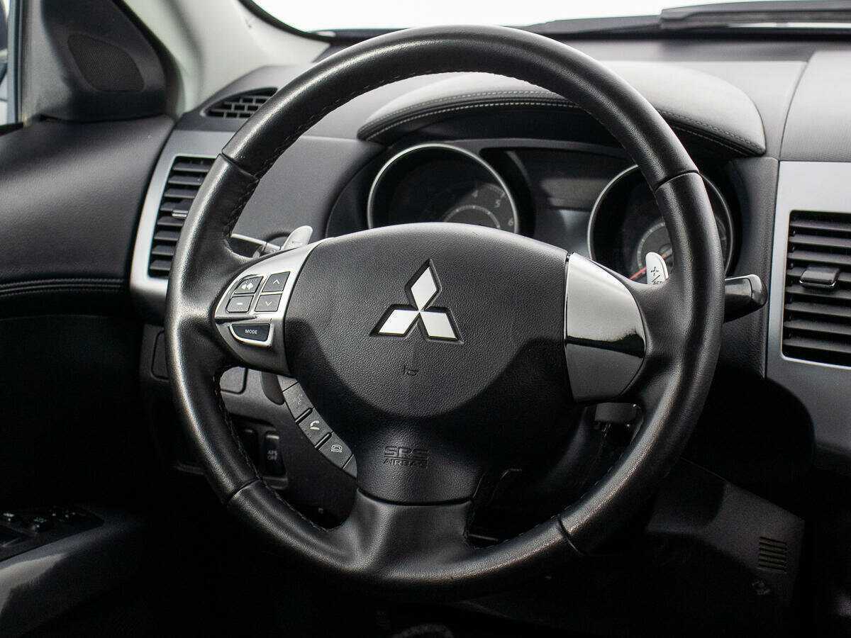 Купить Mitsubishi Outlander с пробегом. Фото: #17
