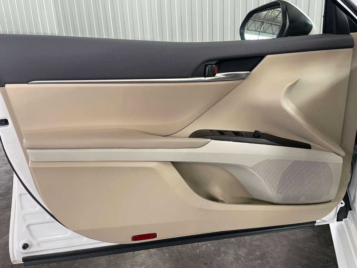 Купить Toyota Camry с пробегом. Фото: #21