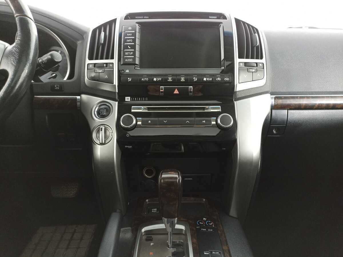 Купить Toyota Land Cruiser с пробегом. Фото: #14