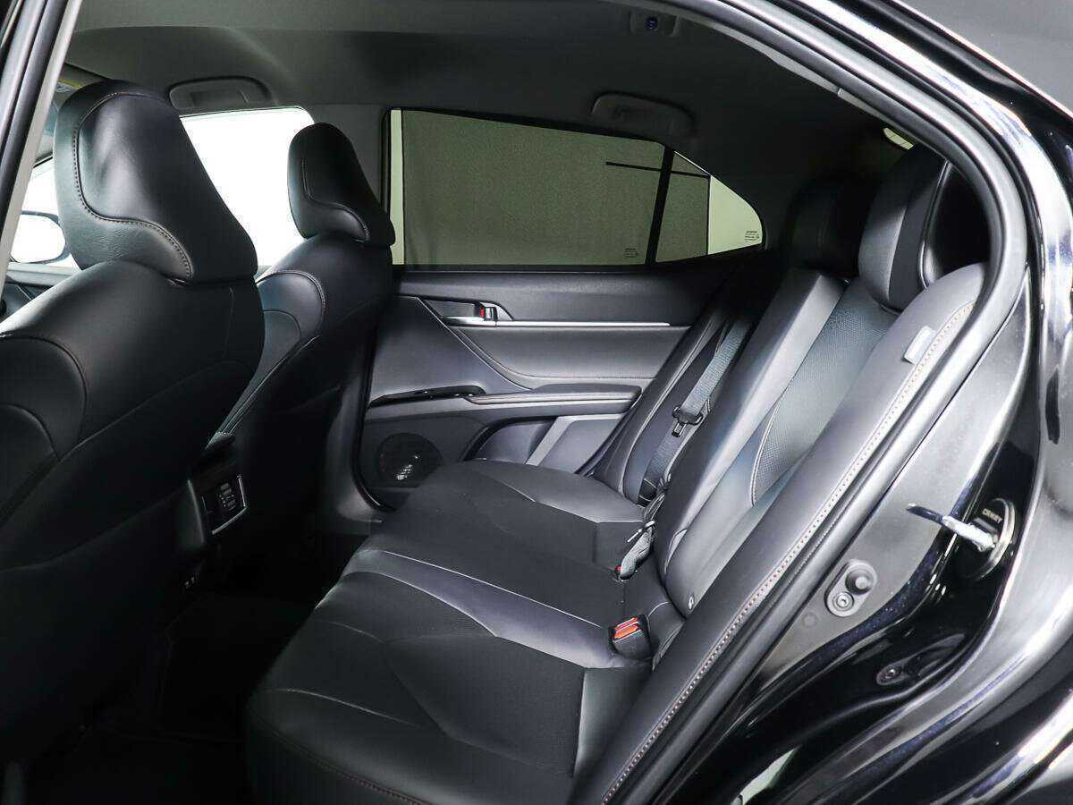 Купить Toyota Camry с пробегом. Фото: #8
