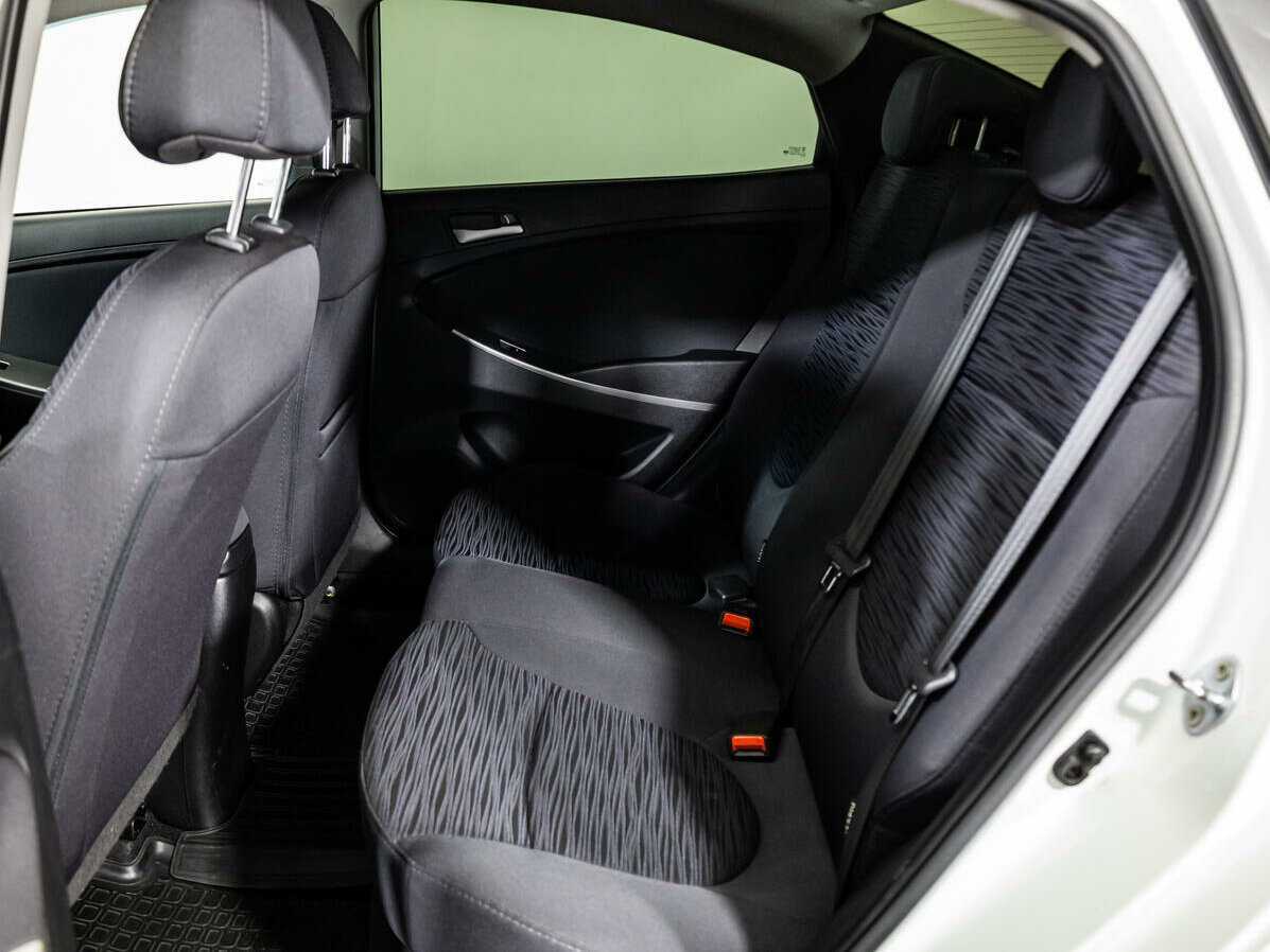 Купить Hyundai Solaris с пробегом. Фото: #9