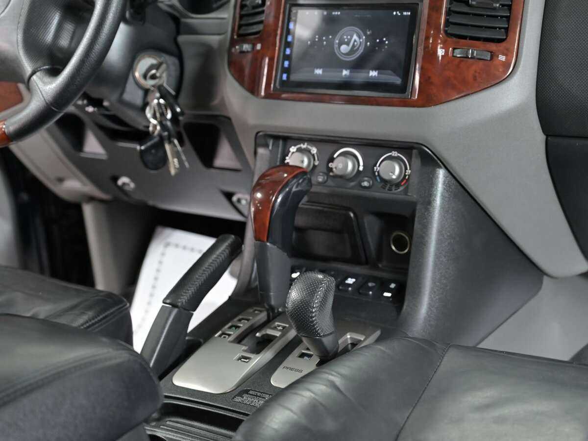 Купить Mitsubishi Pajero с пробегом. Фото: #14