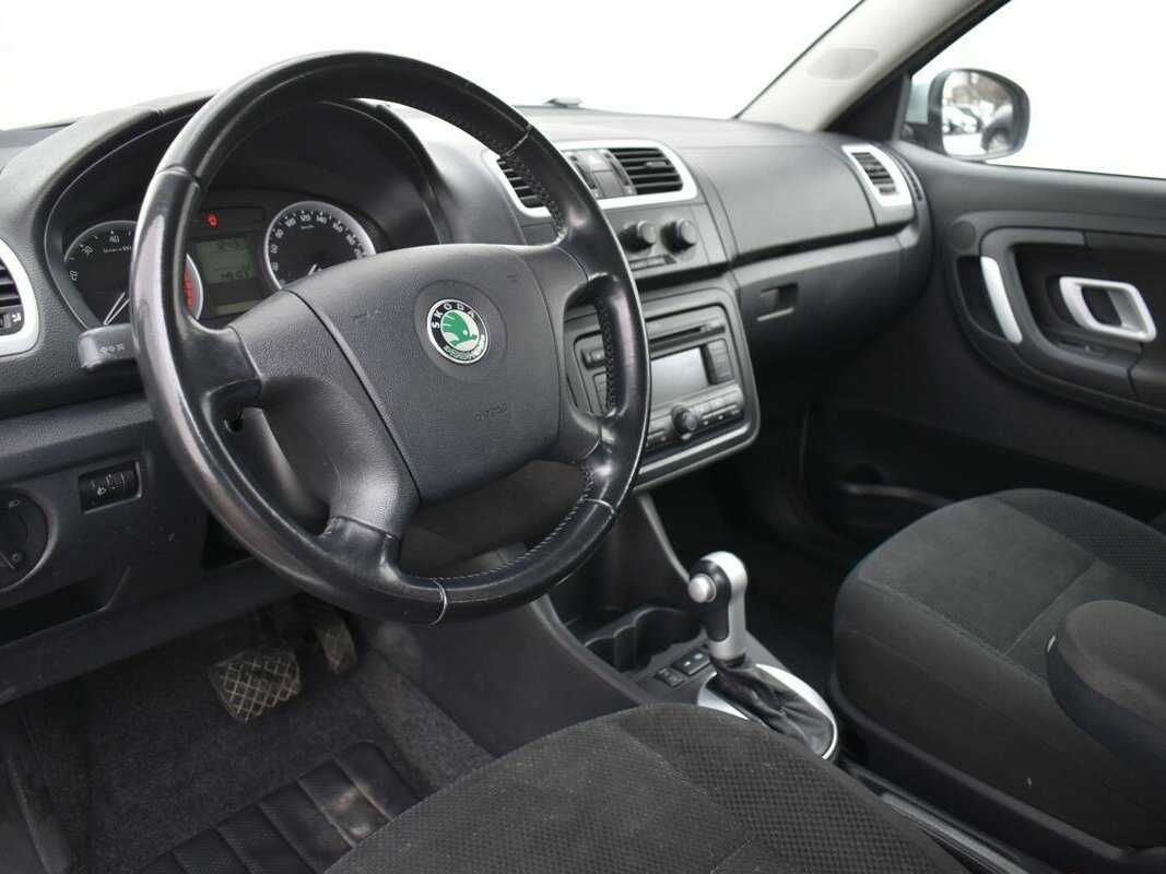 Купить Skoda Fabia с пробегом. Фото: #12