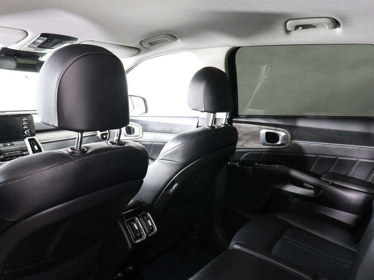 Купить Kia Sorento с пробегом. Фото: #10