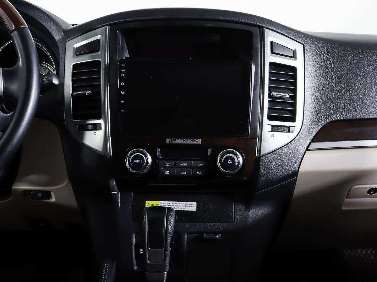 Купить Mitsubishi Pajero с пробегом. Фото: #12