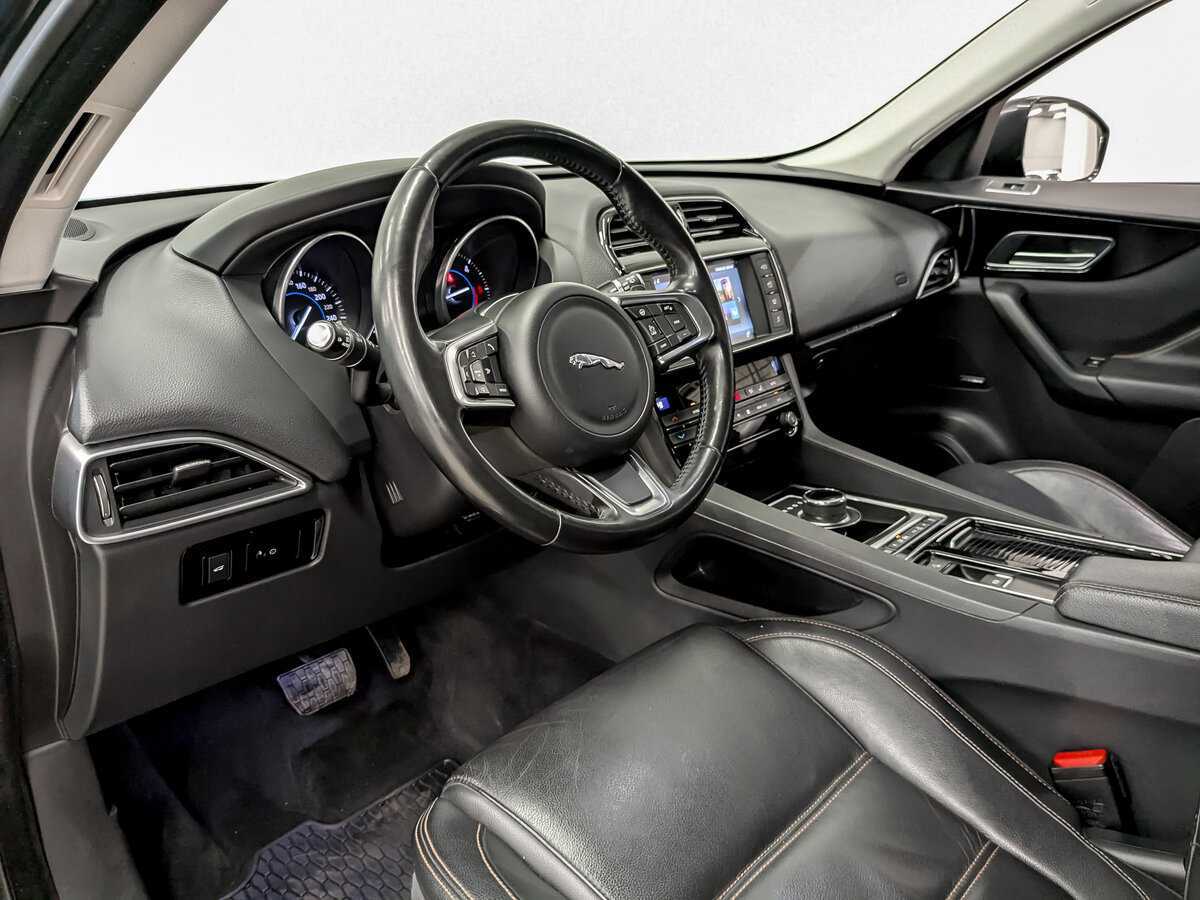 Купить Jaguar F-Pace с пробегом. Фото: #15