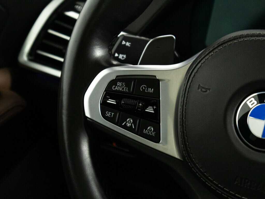 Купить BMW X7 с пробегом. Фото: #33