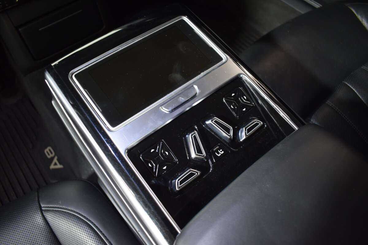 Купить Audi A8 с пробегом. Фото: #13