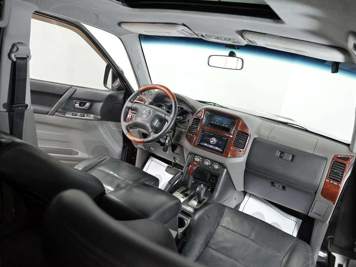 Купить Mitsubishi Pajero с пробегом. Фото: #4