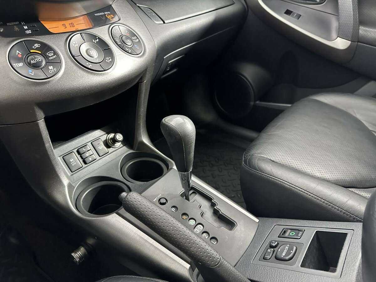 Купить Toyota RAV4 с пробегом. Фото: #11
