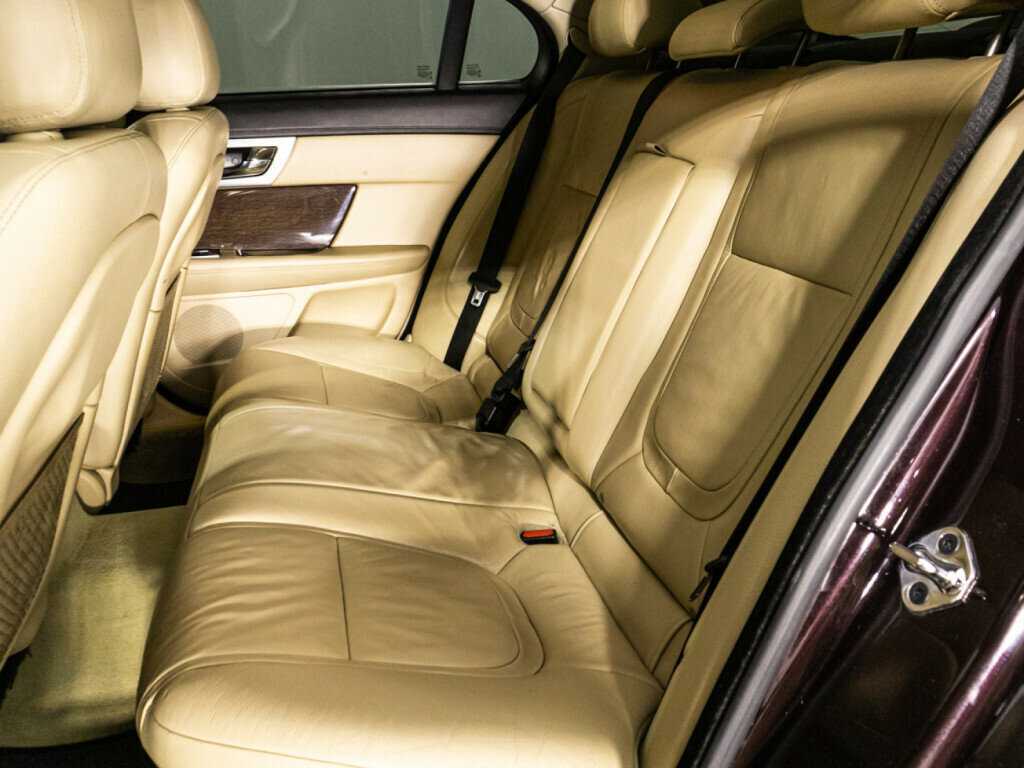 Купить Jaguar XF с пробегом. Фото: #9
