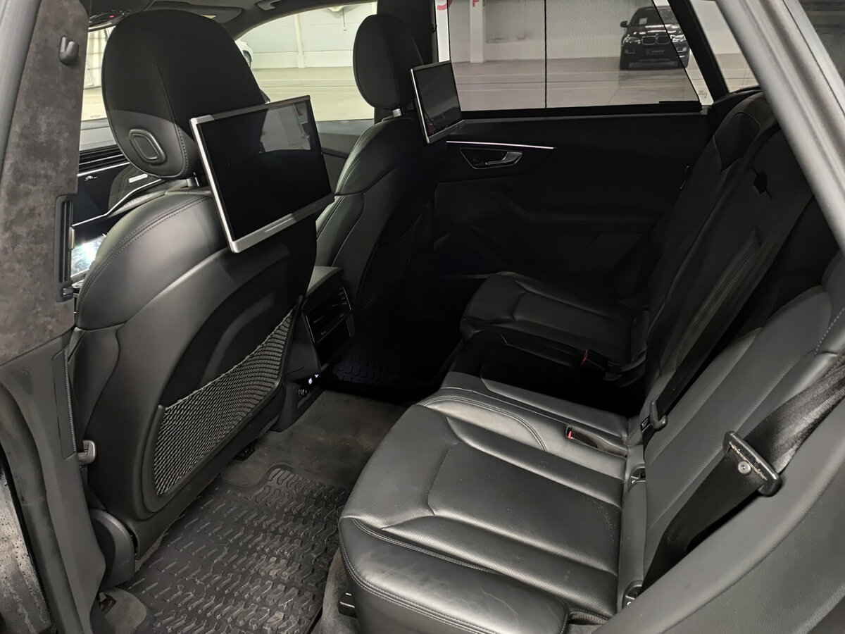 Купить Audi Q8 с пробегом. Фото: #11