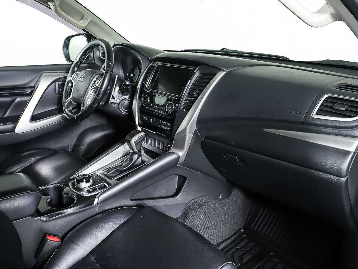 Купить Mitsubishi Pajero Sport с пробегом. Фото: #8