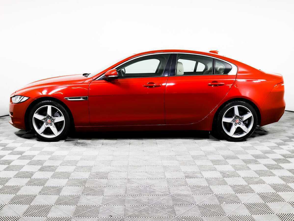 Купить Jaguar XE с пробегом. Фото: #7