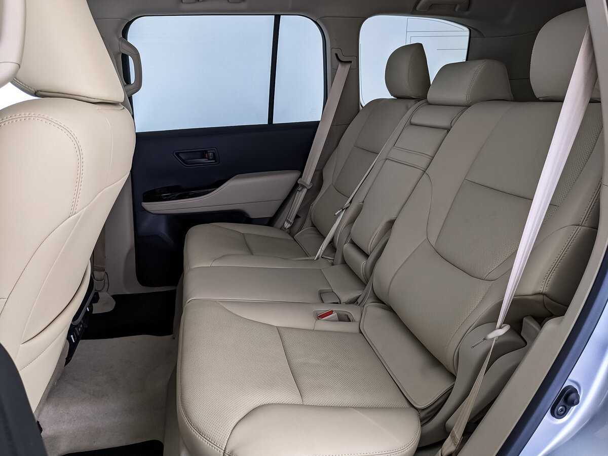 Купить Toyota Land Cruiser с пробегом. Фото: #11