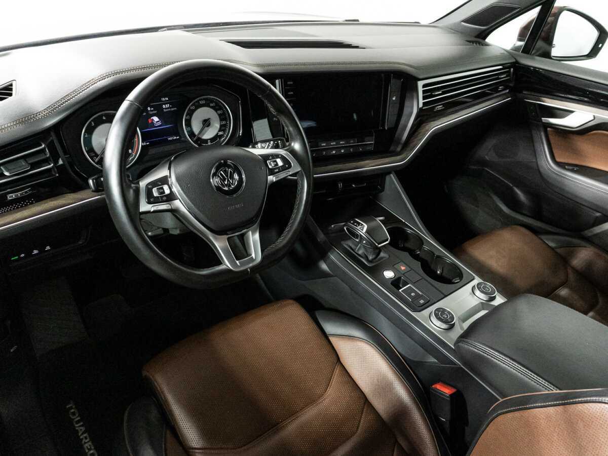 Купить Volkswagen Touareg с пробегом. Фото: #10