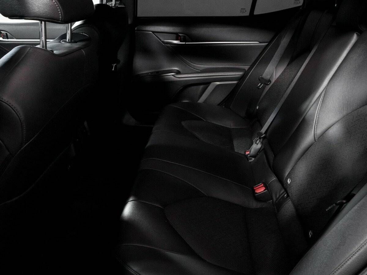 Купить Toyota Camry с пробегом. Фото: #9