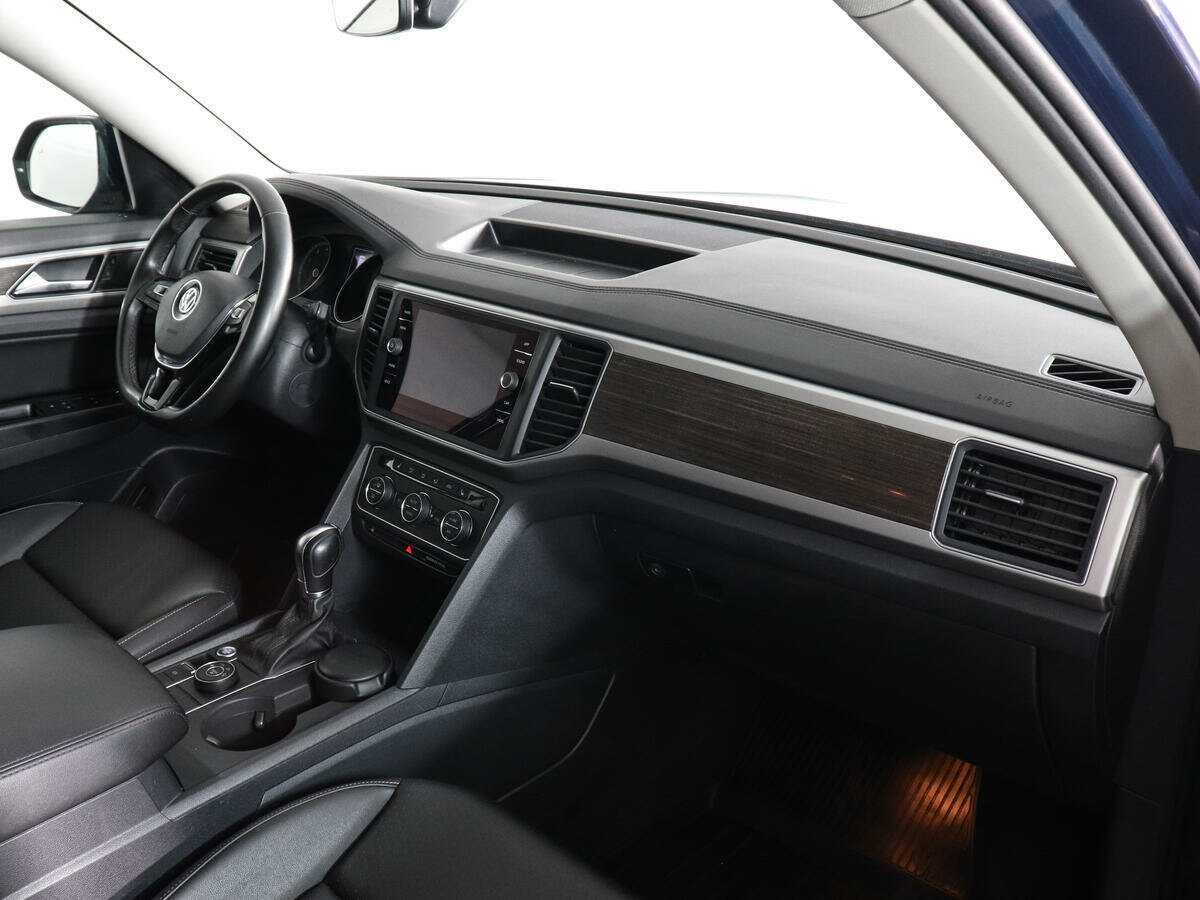 Купить Volkswagen Teramont с пробегом. Фото: #9
