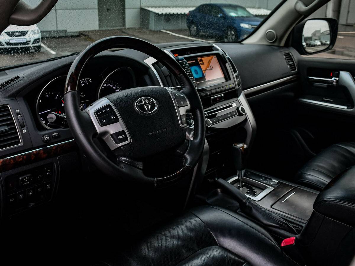 Купить Toyota Land Cruiser с пробегом. Фото: #9